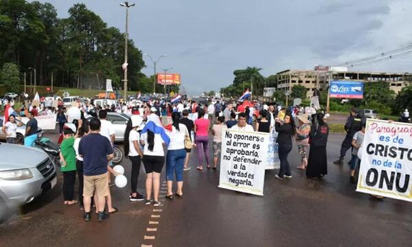 Antivacunas realizaron caravanas – Prensa 5