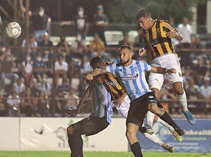 Guaireña FC y Guaraní igualaron 1-1 por el penúltimo episodio.