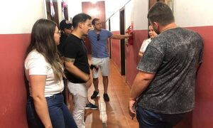 Municipalidad de Ciudad del Este acompaña a turista a realizar grave denuncia contra policías – Diario TNPRESS