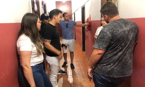 Municipalidad de Ciudad del Este acompaña a turista a realizar grave denuncia contra policías – Diario TNPRESS