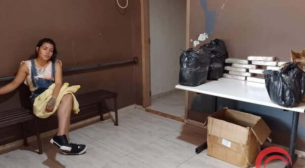 Paraguaya es detenida con panes de marihuana en Foz - Noticiero Paraguay