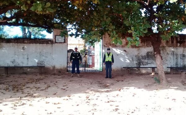¡Clausuran cementerio de Concepción por invasión de abejas!