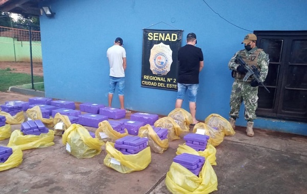Retienen camión que trasladaba droga en Alto Paraná, hay dos detenidos