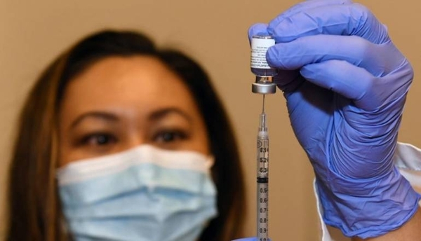 Diario HOY | Vacuna de refuerzo para mayores de 18 a los tres meses de la segunda dosis
