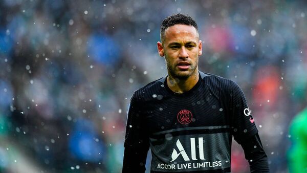Neymar, baja entre seis y ocho semanas