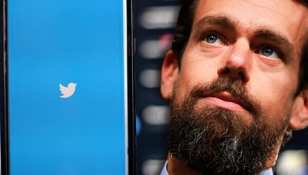 Jack Dorsey renuncia a su cargo como CEO en Twitter.