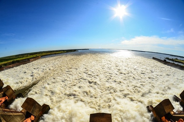 Operación para interconectar las centrales Itaipú y Yacyretá