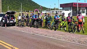 Pedalearon por casi 350 km para honrar a la Virgencita