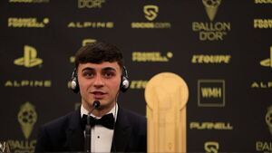Pedri gana el trofeo Kopa, el Balón de Oro al mejor sub-21 del año