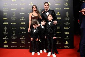 Histórico: Lionel Messi conquista su séptimo Balón de Oro - Fútbol Internacional - ABC Color