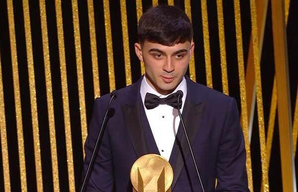 Pedri gana el premio Kopa al mejor jugador joven en gala del Balón de Oro