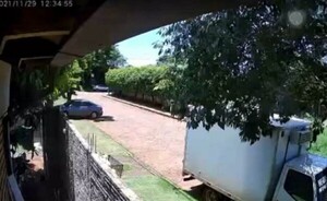 Delincuentes hurtan camión en cuestión de segundos
