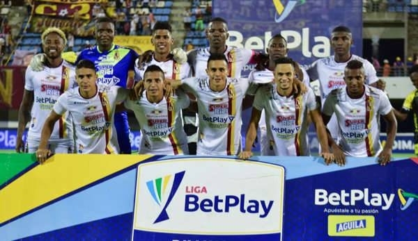 Diario HOY | Investigan a 16 clubes colombianos por impedir traspasos de jugadores
