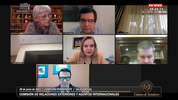 Sigue la polémica por ley sobre escalafón diplomático