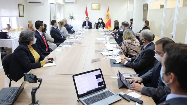 Castiglioni propone a Paraguay como centro de inversión