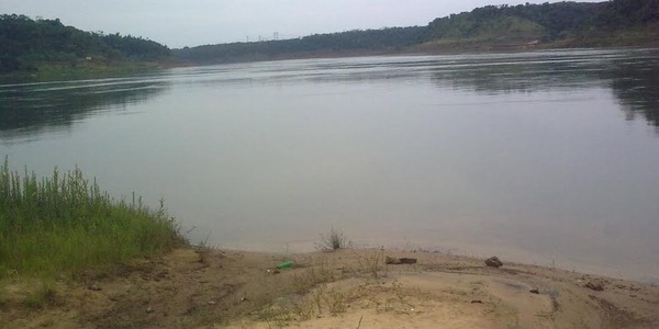 PUERTO SAMUHÚ: CONTRABANDISTA DE CIGARRILLOS DESAPARECE EN AGUAS DEL RÍO PARANÁ - Itapúa Noticias