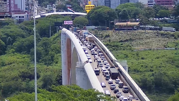 El Brasil reforzará la seguridad en el Puente de la Amistad - La Clave