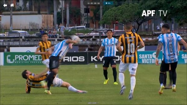 Análisis arbitral: ¡Alipio debió expulsar a Fernando Fernández! - Guaraní - ABC Color