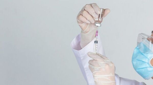 Pfizer y J&J trabajan en una versión de sus vacunas anticovid contra ómicron