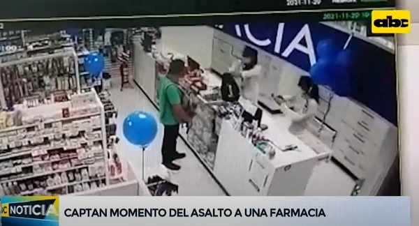 Solitario delincuente asalta una farmacia en Asunción