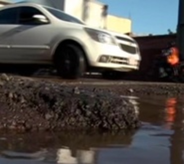 Calle Nanawa de Luque: La pesadilla de los conductores - Paraguay.com