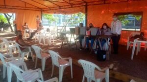 COVID: pese al aumento de casos, sigue siendo muy baja la asistencia en vacunatorios - Nacionales - ABC Color