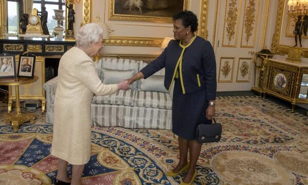 Barbados se despidió del mandato de la reina Isabel II y se convirtió oficialmente en una república