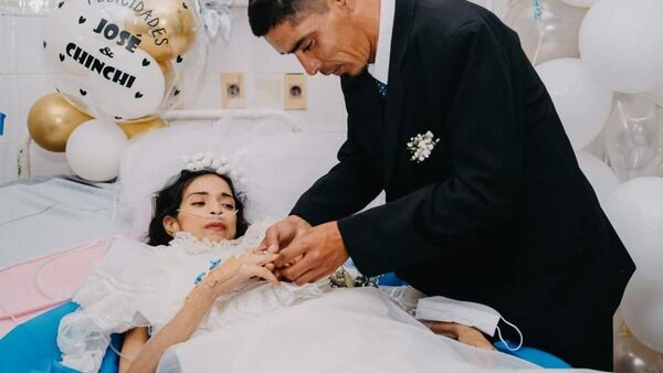 Cumplió su último deseo, se casó en el hospital y hoy falleció