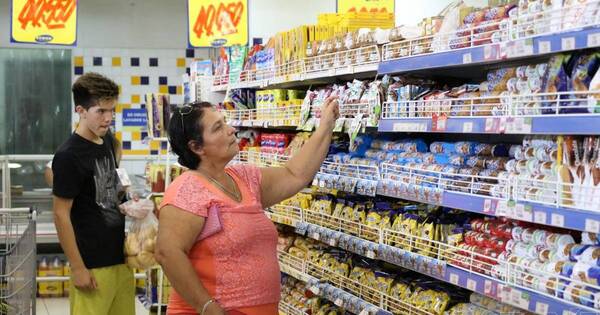 La Nación / Reducción de precios en supermercados está generando buenas ventas, señalan