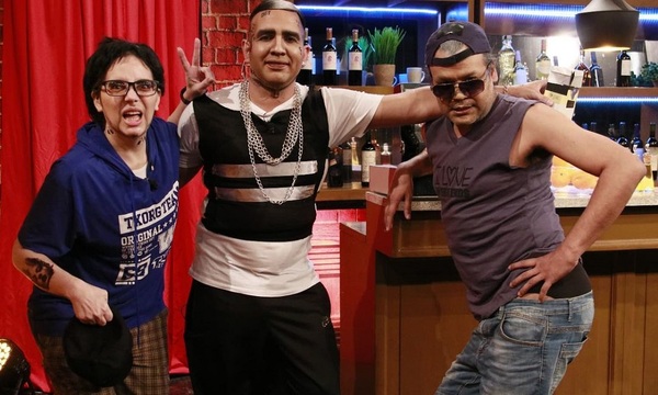 “Elegante” llegó al bar y hasta cerró el programa cantando | Telefuturo