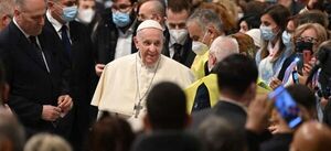 Papa emprende viaje por el Mediterráneo oriental para defender a los migrantes