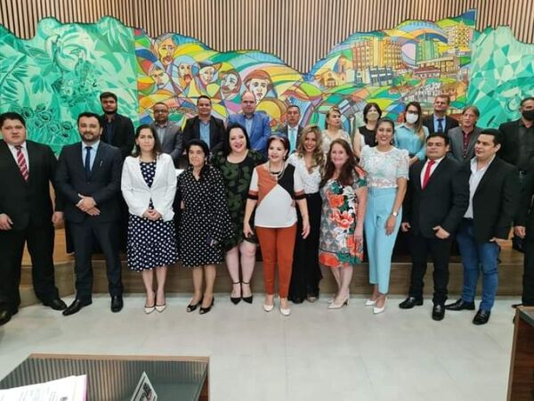 Cámara de Vereadores de Ponta Porã rinde homenaje a sus pares de Pedro Juan Caballero
