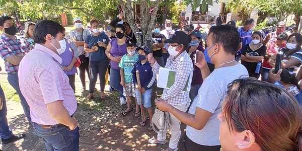 INTENDENTE GESTIONARÁ UNA SOLUCIÓN PARA LA ÚLTIMA ENTREGA DE KITS DE VÍVERES DEL ALMUERZO ESCOLAR - Itapúa Noticias