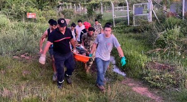 Joven cae del Cerro Hu y sufre fracturas - Noticiero Paraguay