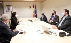 Senatur presenta campaña internacional