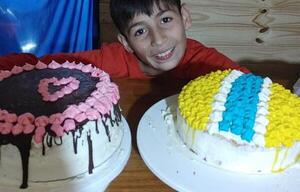 Vendiendo tortas, un niño logró juntar el dinero que necesitaba para su operación