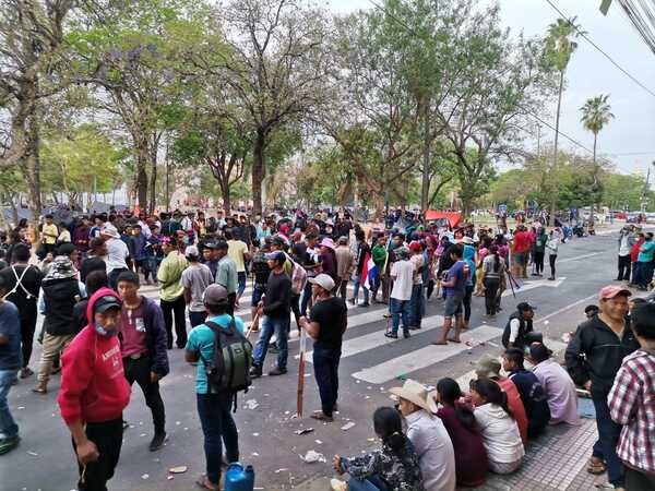 Por falta de credibilidad en el Gobierno mucha gente no se vacuna, expresó dirigente - Megacadena — Últimas Noticias de Paraguay