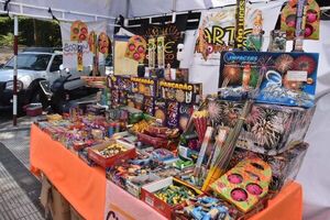 Sólo negocios habilitados por Dimabel podrán comercializar juegos pirotécnicos en el mercado 4, anunció Director