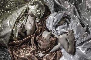 Estrenan obra performática “A través” en Sala La Correa