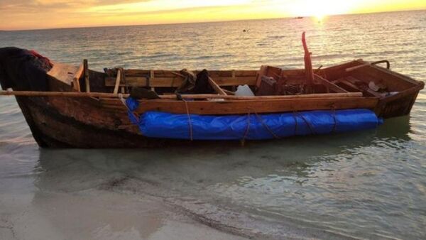 Rescatan en alta mar a 19 balseros cubanos