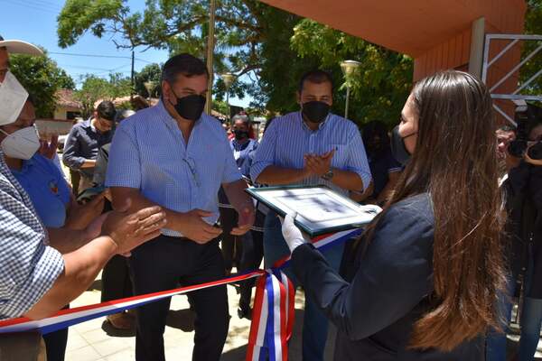 Gobernación de Misiones inauguró obras en varias instituciones educativas de Ayolas