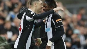 Newcastle  empata contra el Norwich