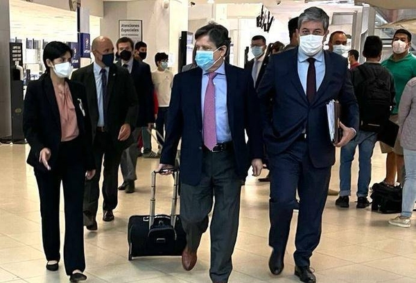 Diario HOY | Canciller buscará acuerdos comerciales con Chile