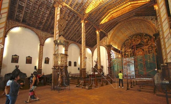 Diario HOY | Peligro de derrumbe: restauración de Iglesia de Yaguarón queda en el olvido