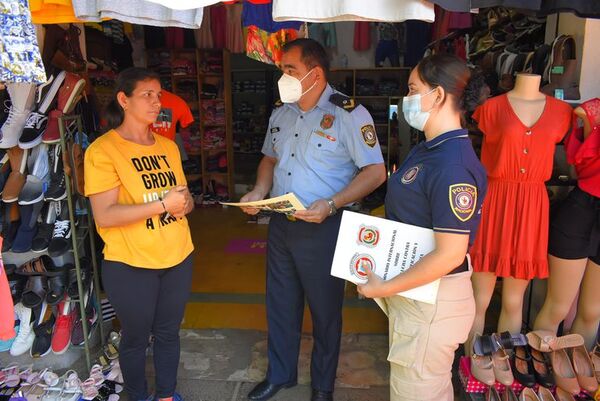 Policía concientiza a comerciantes sobre propiedad intelectual - Nacionales - ABC Color