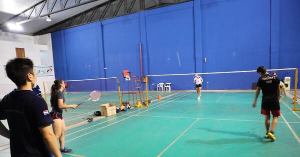Voluntario de JICA entrena a badmintonistas de cara a ODESUR 2022