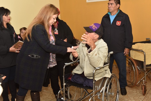 Comuna recibe 150 sillas de ruedas en donación durante maratón solidaria - Noticde.com