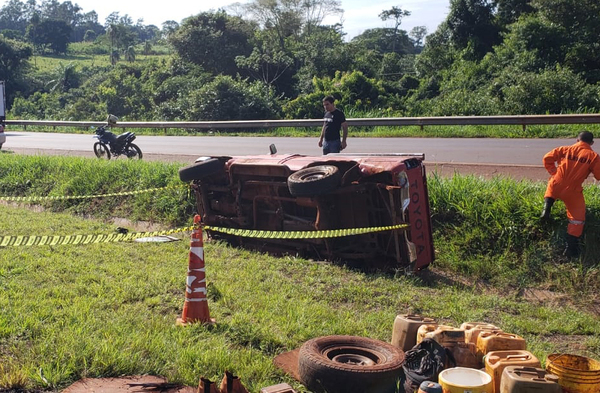 Vuelco de vehículo deja un muerto y varios heridos en Yguazú - Noticde.com