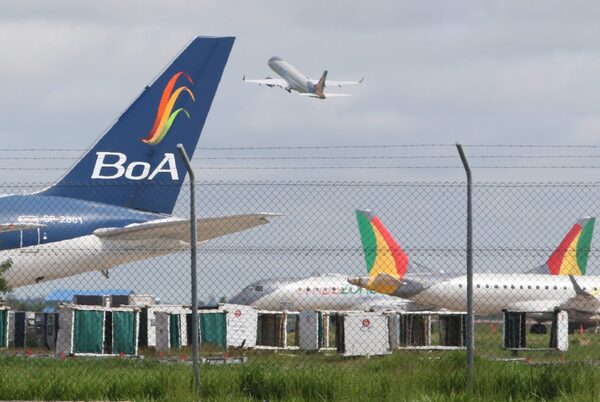Bolivia crea una nueva empresa de aeropuertos para frenar el conflicto sindical - MarketData