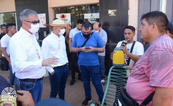 Coordinan reubicación con trabajadores cambistas de Ciudad Nueva